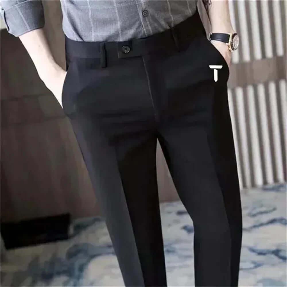Men's breathable golf trousers in black with a stylish fit for comfortable play